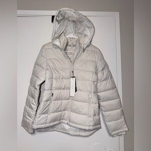 Calvin Klein Women’s Waterproof Puffer Jacket – Medium – Bone Color